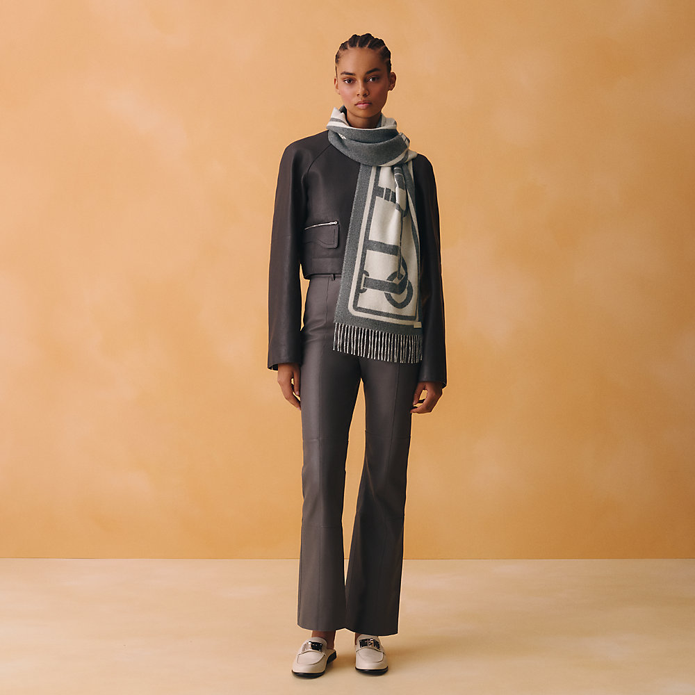 【ほぼ新品】HERMES エトゥープマフラー マフラー 《コンクール》 | Hermès - エルメス-公式サイト